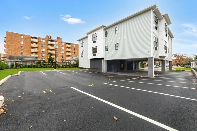 Building Photo - 74 Clarendon Pl