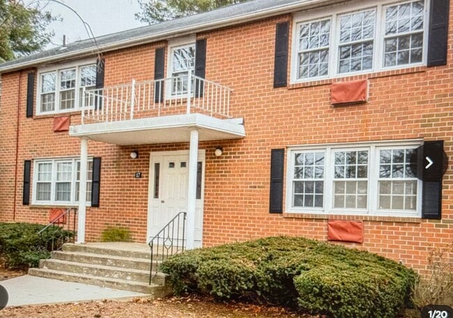 Building Photo - 3 Brickyard Rd