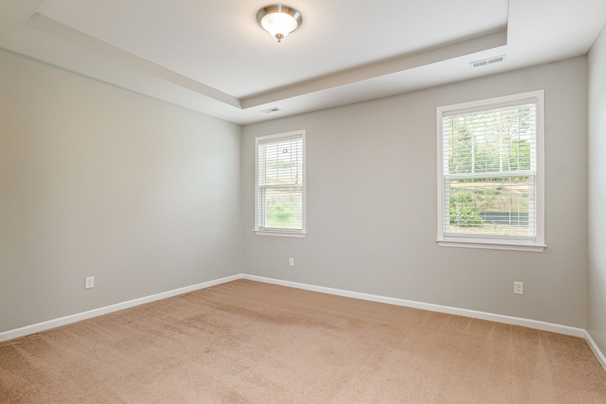Building Photo - 35 Foxtail Ct