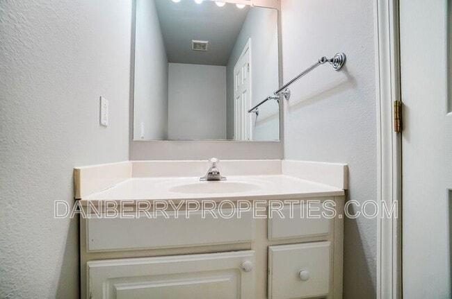 Building Photo - 4211 S Terrace View St