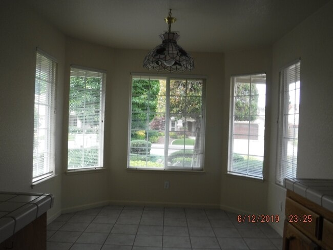 Building Photo - 1335 Meadowlark Way