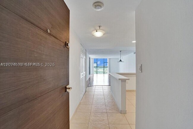 Building Photo - 20505 E Country Club Dr
