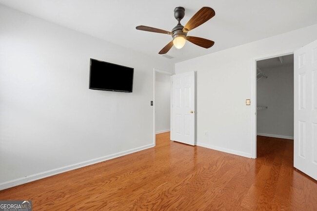 Building Photo - 513 Stepney Ct SE