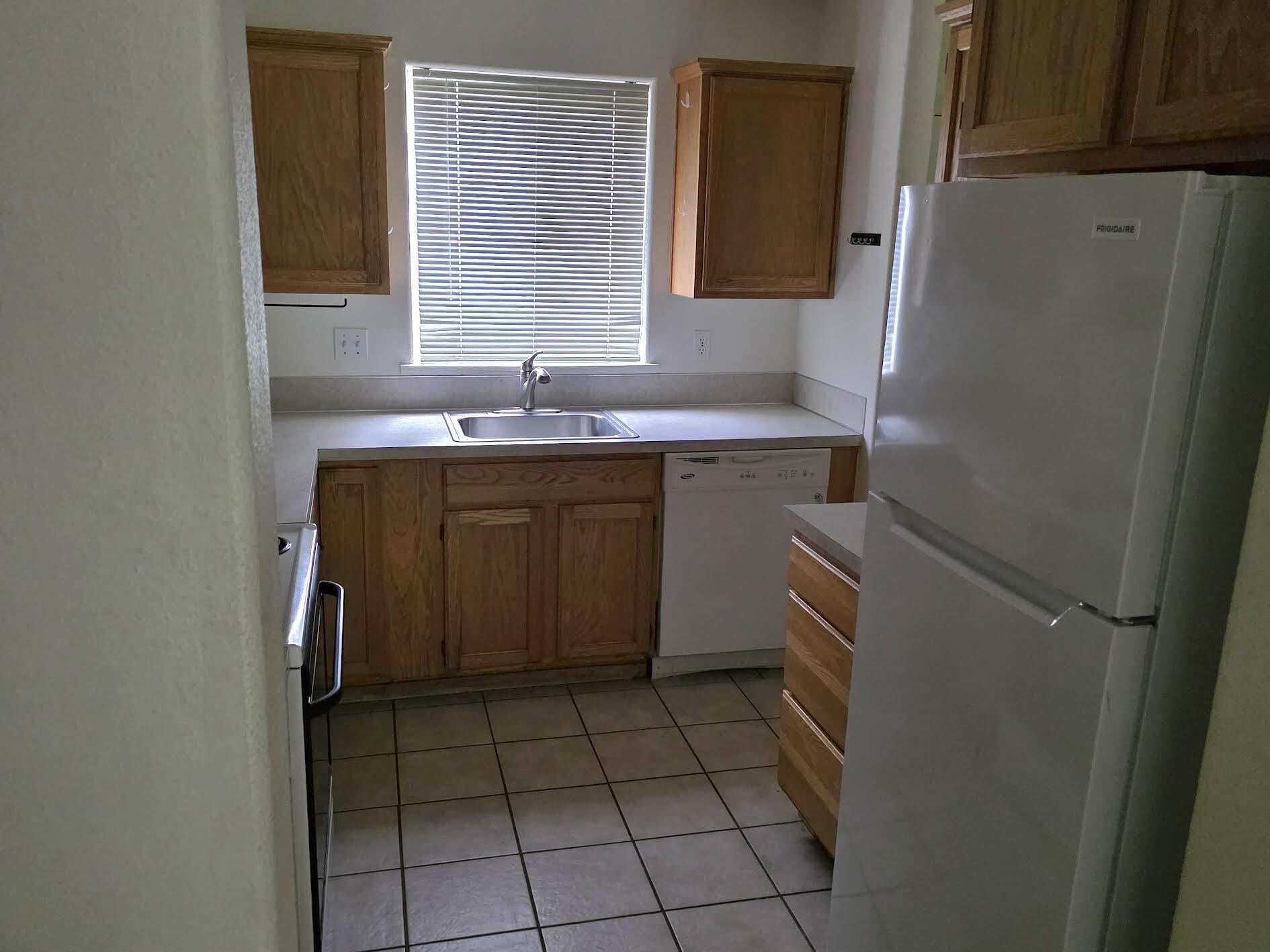 Building Photo - 1610 SE Cortland Ave