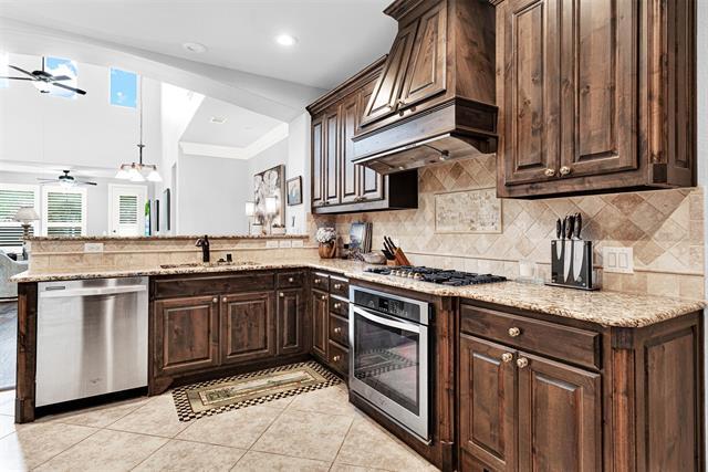 Building Photo - 4817 Bayview Dr