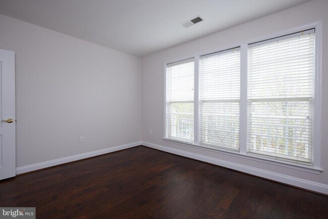 Building Photo - 300 King Farm Blvd