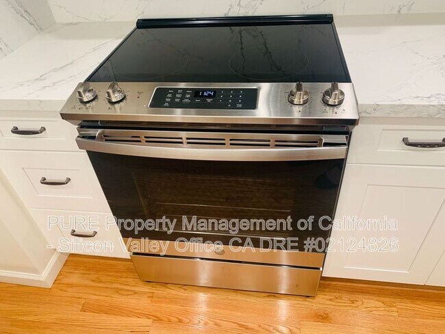 Building Photo - 2315 Eastridge Ave