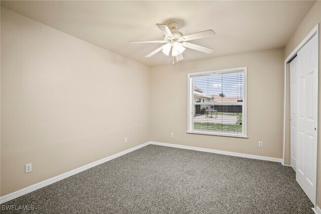 Building Photo - 722 SW 35th St