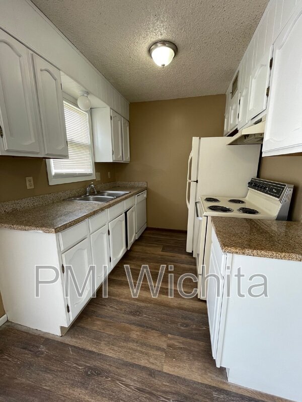 Building Photo - 6820 W Par Ln
