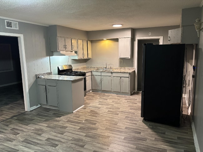 Building Photo - 626 Burdette Ave