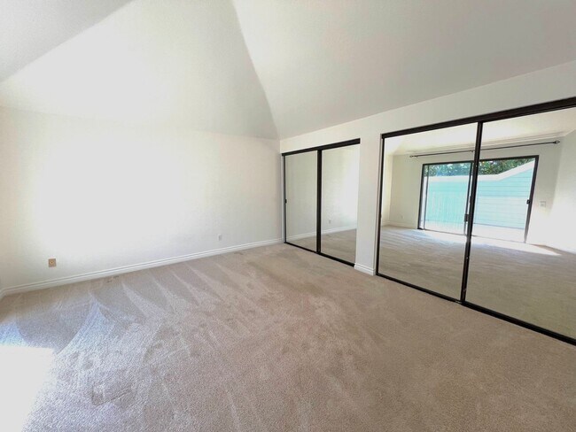 Building Photo - Beautiful Laguna Hills home located just m...