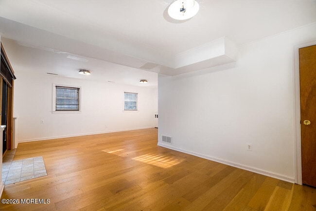 Building Photo - 315 Beverly Way