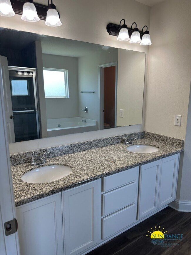 Building Photo - Beautiful 3 Bedroom Home in Gulf Breeze