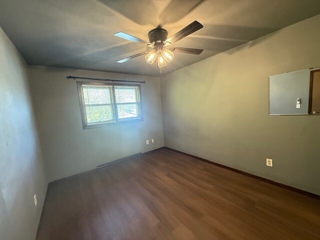 Building Photo - 1033 Evans St