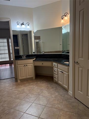 Building Photo - 2415 Greymore