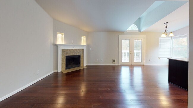 Building Photo - Stunning 2 bed, 2 bath condo near Bellevue College