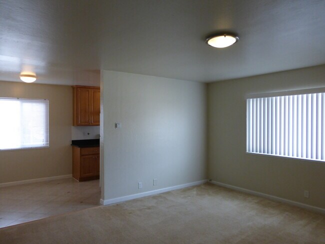 Primary Photo - 1642 Queen Charlotte Dr