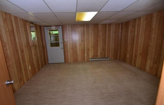 Building Photo - Woods Edge 2-Bedroom Townhome!