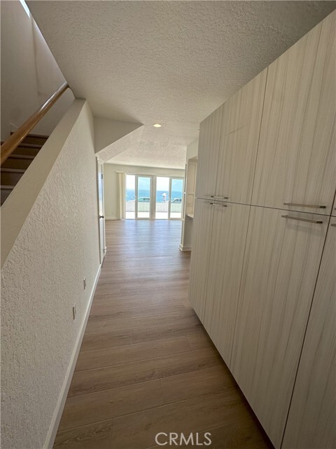 Building Photo - 320 Paseo De La Playa