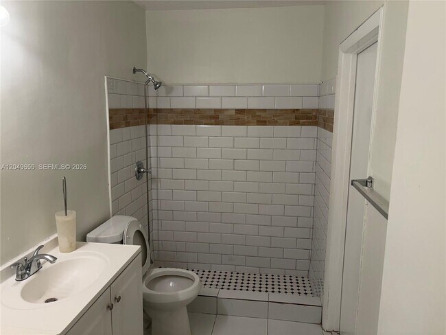 Building Photo - 5853 McKinley St