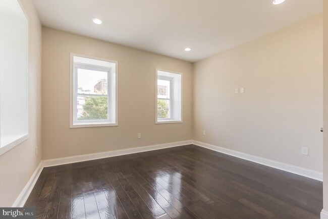 Building Photo - 4680 Canton St