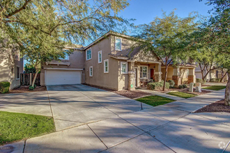 Building Photo - 2308 E Wayland Dr