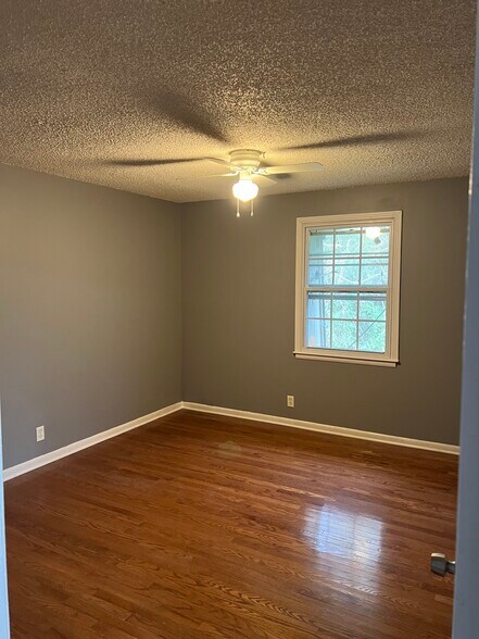 Building Photo - 2929 Selena Dr