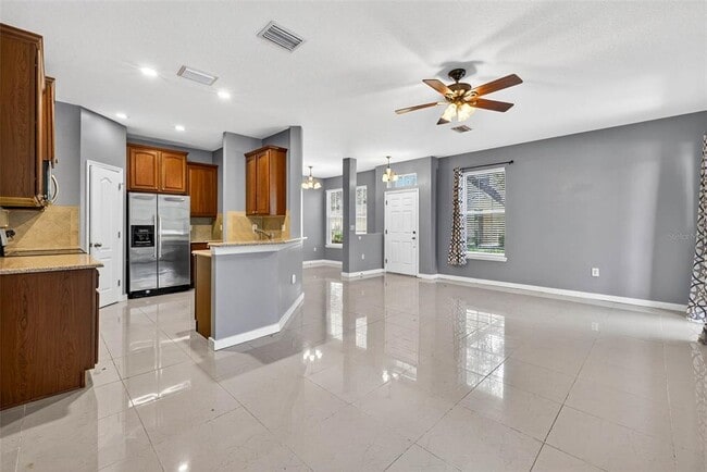Building Photo - 6745 Breezy Palm Dr