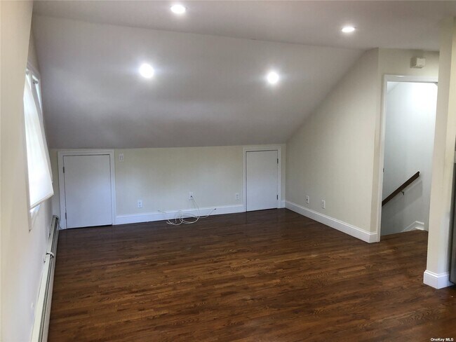 Building Photo - 231 Evergreen Ave