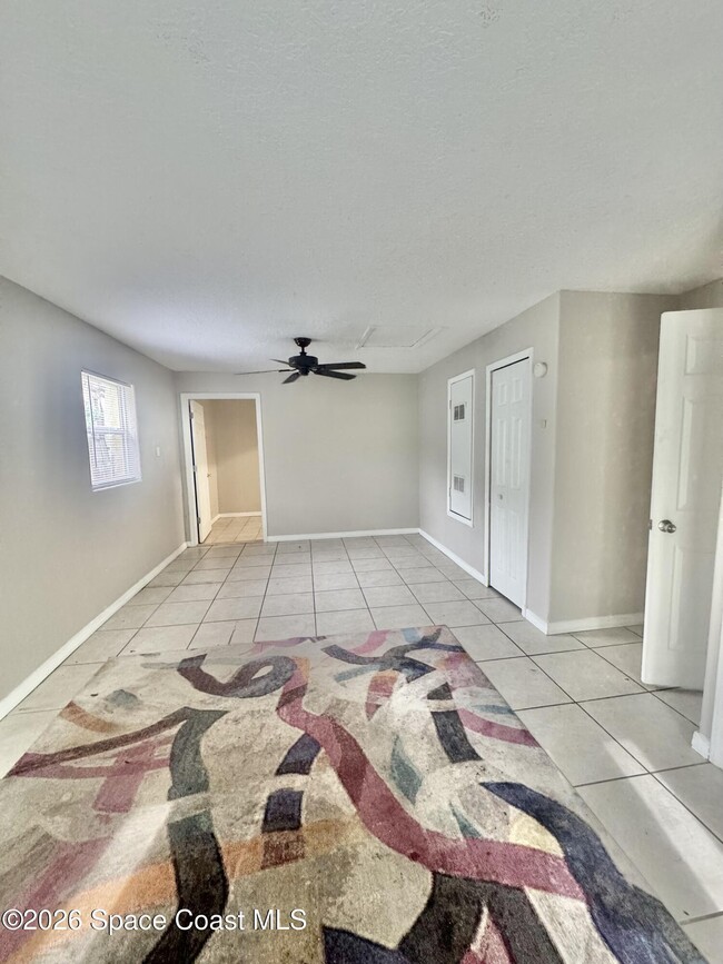 Building Photo - 2444 Victor Rd