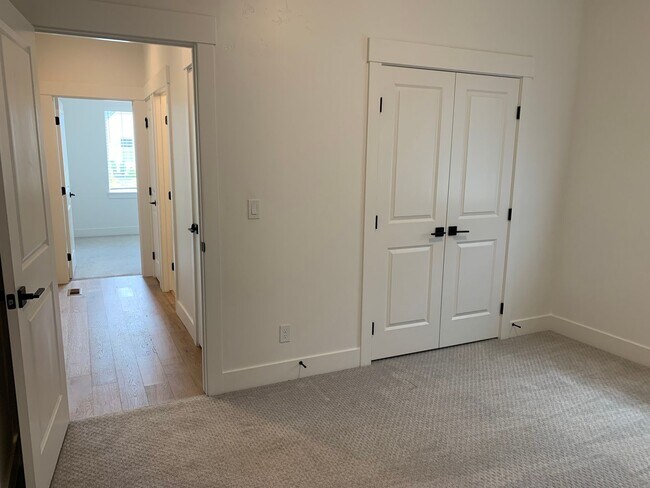 Building Photo - Newer Star Single Family Home!!!