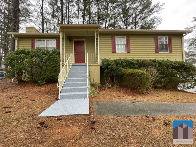 Primary Photo - 2595 Woodland Dr NW