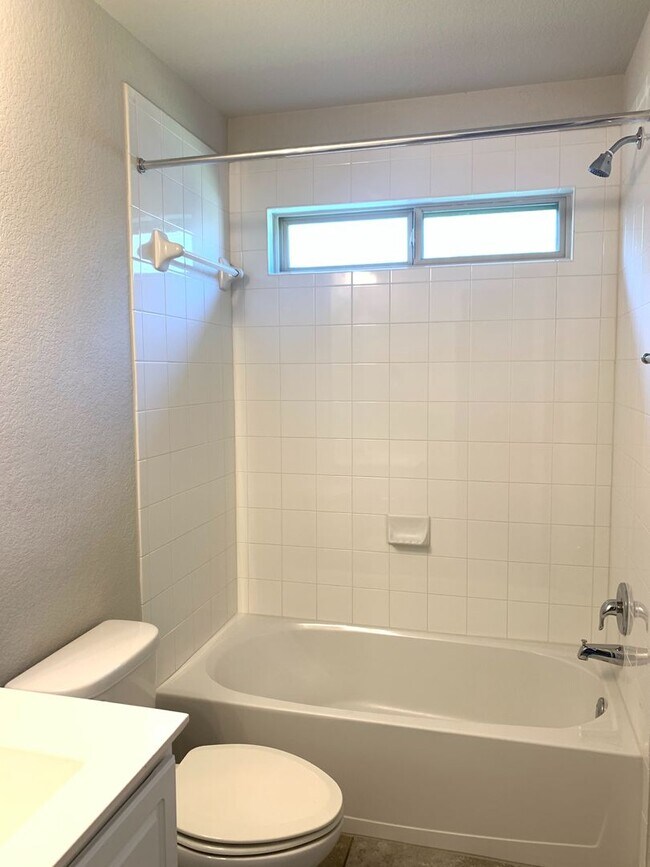 Building Photo - 3-Bedroom/2-Bath Home in Leander ISD