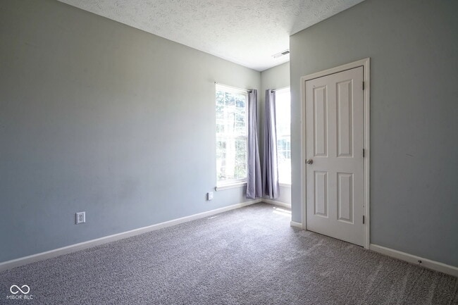 Building Photo - 952 Helston Ave