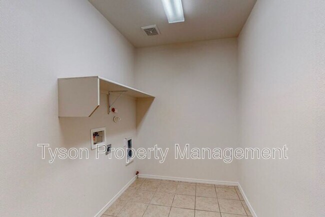 Building Photo - 1500 Montiano Loop SE