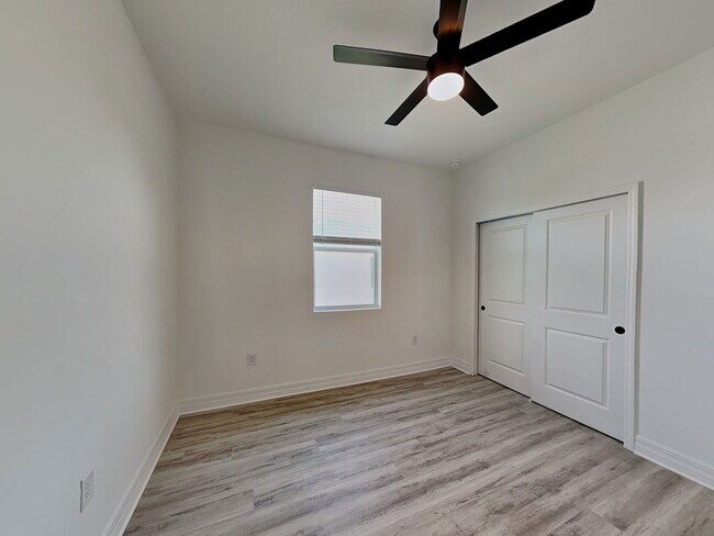 Building Photo - 377 Biltmore St