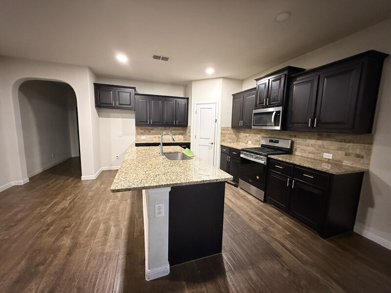 Building Photo - 565 Lindisfarne Ln