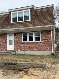 Building Photo - 136-138-138 W Yarmouth Rd