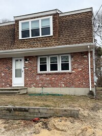 Building Photo - 136-138 West Yarmouth Road