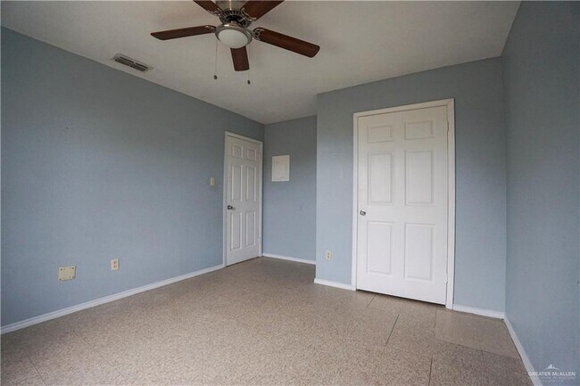 Building Photo - 10 Carlotta St