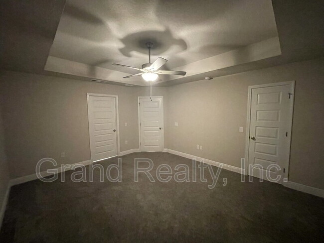 Building Photo - 4293 Castille Ave
