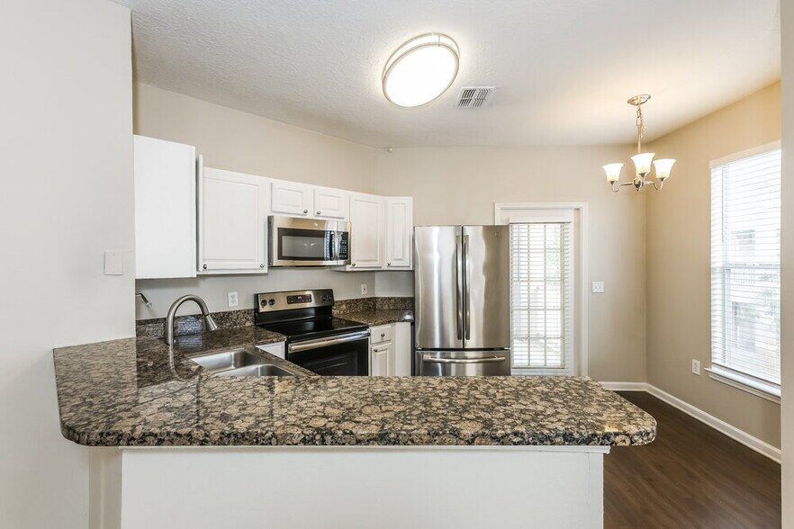 Building Photo - 17980 Villa Creek Dr