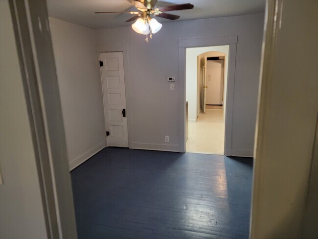 Building Photo - 623 N Topeka St