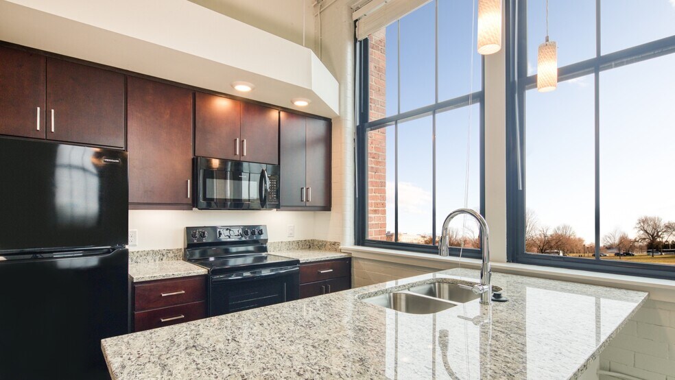 Petersburg ArtistSpace Lofts 120 Perry St Petersburg VA 23803