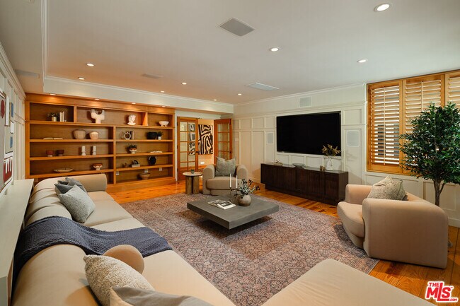 Building Photo - 7972 Mulholland Dr