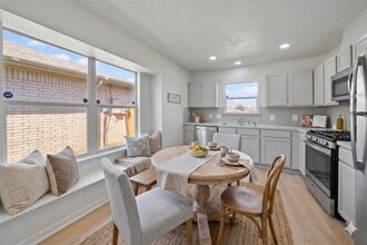 Building Photo - 5203 Panay Park Dr