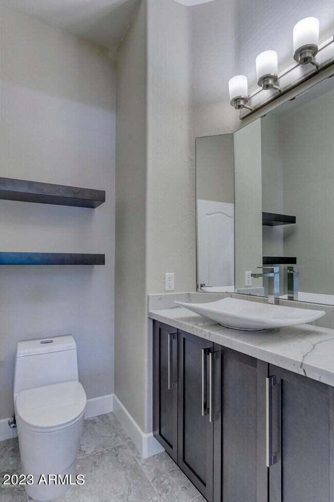 Building Photo - 7553 E Buteo Dr