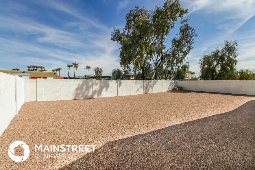 Building Photo - 1509 S Cochise