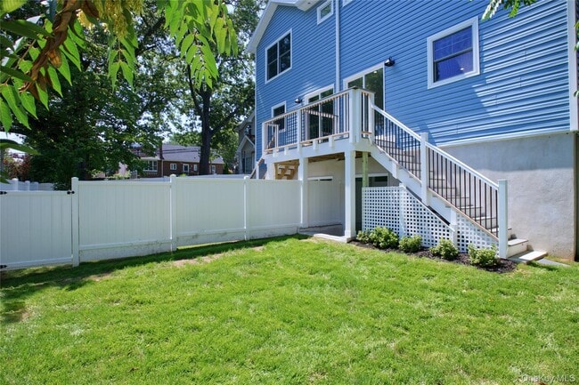Building Photo - 42 Linwood Rd N
