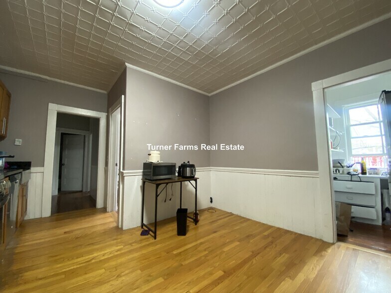 Building Photo - 173 Rindge Ave